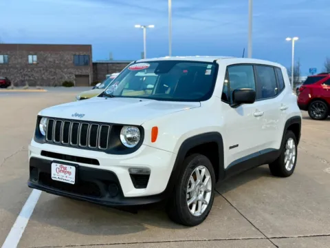 White 2023 Jeep Renegade Latitude for sale in Boone, IA