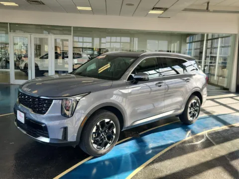 Silver 2024 Kia Sorento S for sale in Boone, IA
