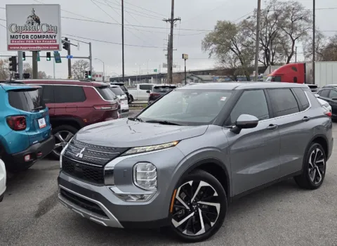 Silver 2024 Mitsubishi Outlander SE for sale in Des Moines, IA