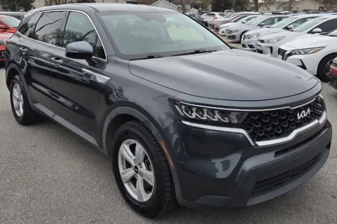 Photos of 2022 Kia Sorento LX for sale in Des Moines, IA at Capital City Motor Company