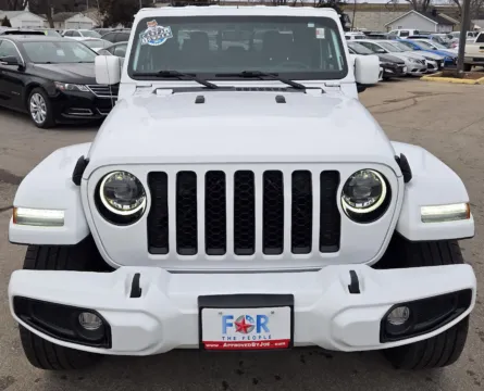 More photos of 2023 Jeep Gladiator High Altitude at Capital City Motor Company, IA