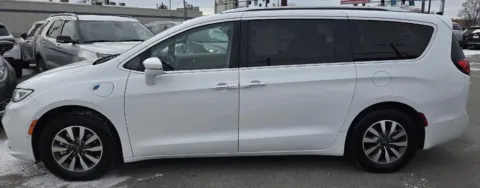 More photos of 2023 Chrysler Pacifica Hybrid Touring L at Capital City Motor Company, IA
