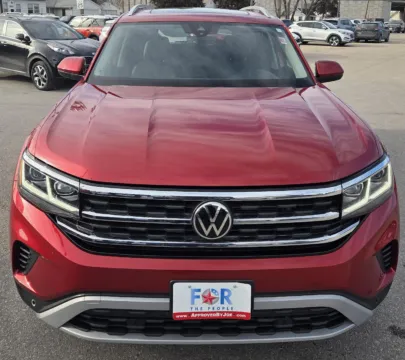 Another view of 2021 Volkswagen Atlas 3.6L V6 SEL for sale in Des Moines, IA at Capital City Motor Company