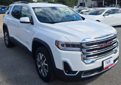 Photos of 2023 GMC Acadia SLT for sale in Des Moines, IA at Capital City Motor Company