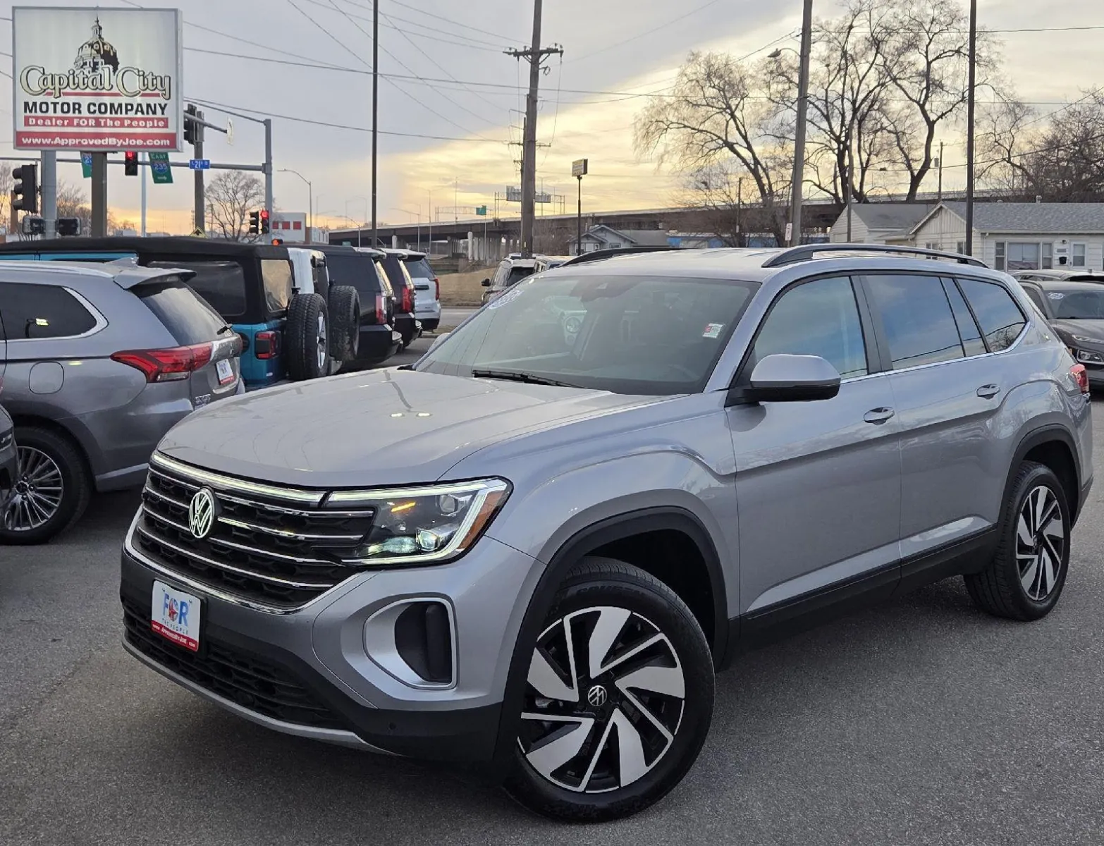 Red 2024 VOLKSWAGEN ATLAS SE for sale in Des Moines, IA