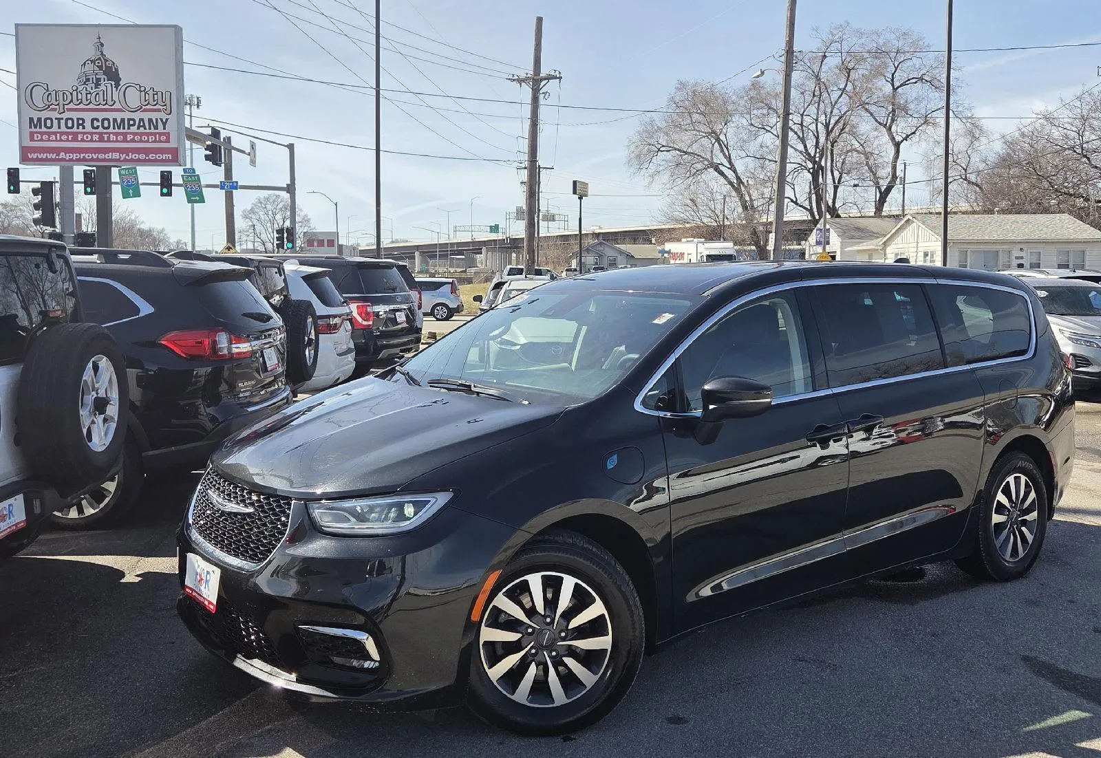 2023 Chrysler Pacifica Hybrid Touring L for sale in Des Moines, IA