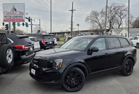 Black 2022 Kia Telluride EX for sale in Des Moines, IA