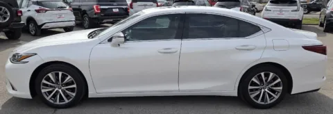 More photos of 2021 Lexus ES 350 at Capital City Motor Company, IA