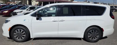 More photos of 2024 Chrysler Pacifica Hybrid Select at Capital City Motor Company, IA