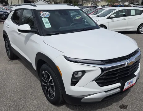 Photos of 2025 Chevrolet Trailblazer LT for sale in Des Moines, IA at Capital City Motor Company