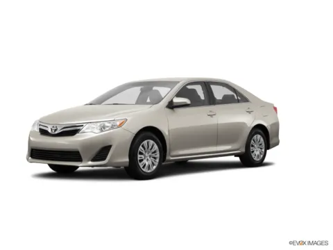 Beige 2014 Toyota Camry LE for sale in Des Moines, IA
