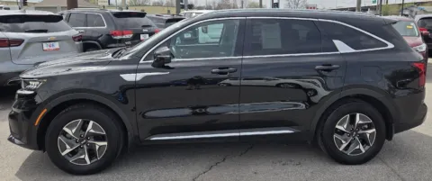 More photos of 2021 Kia Sorento Hybrid S at Capital City Motor Company, IA