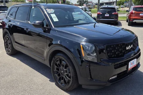 Photos of 2022 Kia Telluride SX for sale in Des Moines, IA at Capital City Motor Company