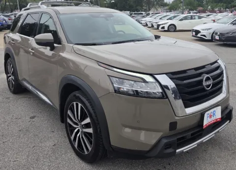 Photos of 2023 Nissan Pathfinder Platinum for sale in Des Moines, IA at Capital City Motor Company