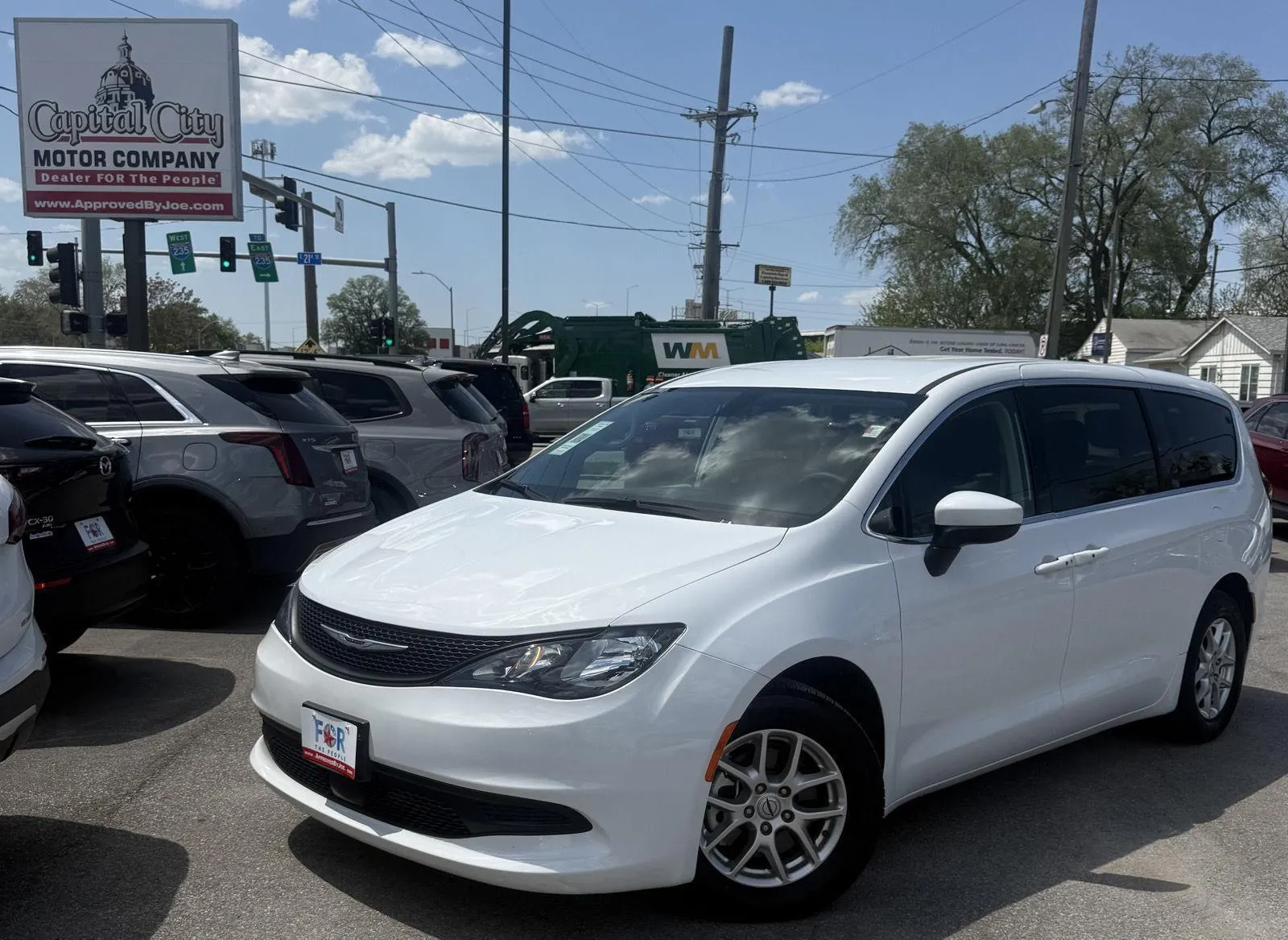 White 2022 Chrysler Voyager LX for sale in Des Moines, IA