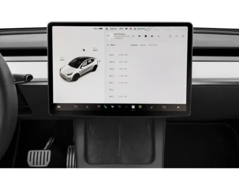 More photos of 2021 Tesla Model Y Long Range at Capital City Motor Company, IA