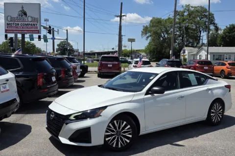 White 2025 Nissan Altima SV for sale in Des Moines, IA