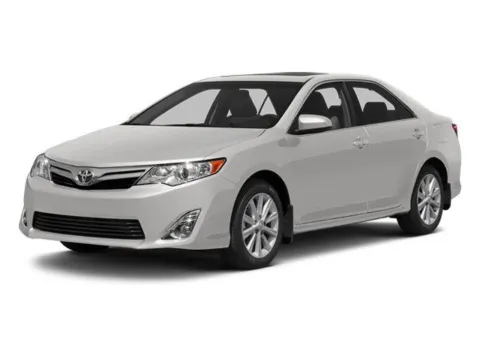 White 2014 Toyota Camry XLE for sale in Des Moines, IA