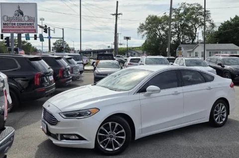 White 2017 Ford Fusion SE for sale in Des Moines, IA