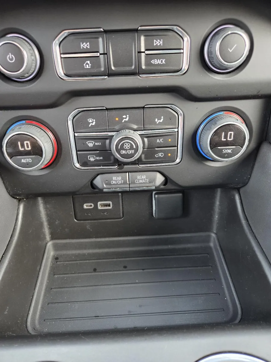 Chevrolet Tahoe photo 30