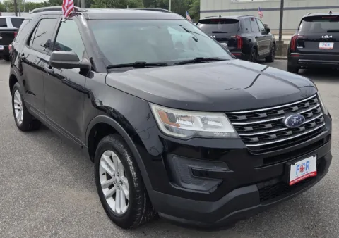 Black 2016 Ford Explorer for sale in Des Moines, IA