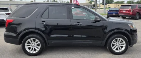 More photos of 2016 Ford Explorer at Capital City Motor Company, IA