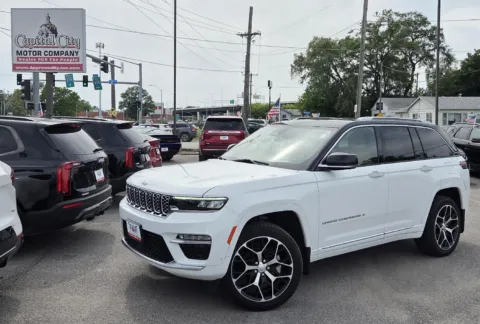 White 2024 Jeep Grand Cherokee Summit Reserve for sale in Des Moines, IA