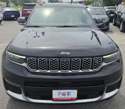 Another view of 2021 Jeep Grand Cherokee L Summit Reserve for sale in Des Moines, IA at Capital City Motor Company