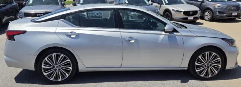 More photos of 2023 Nissan Altima 2.5 SL at Capital City Motor Company, IA