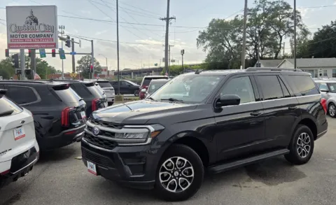 Gray 2024 Ford Expedition XLT for sale in Des Moines, IA