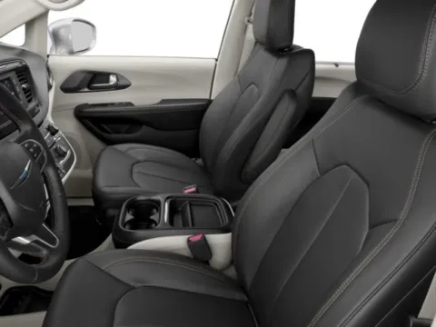 More photos of 2017 Chrysler Pacifica Touring-L Plus at Capital City Motor Company, IA