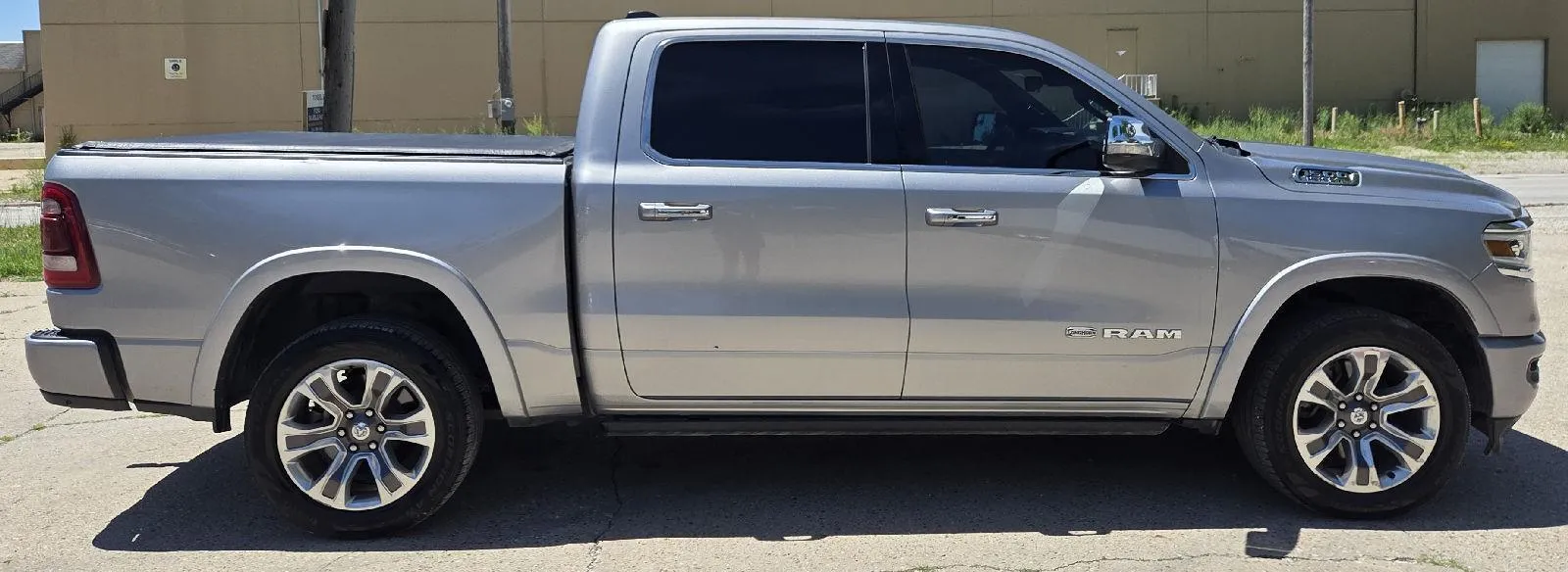 Ram 1500 photo 8