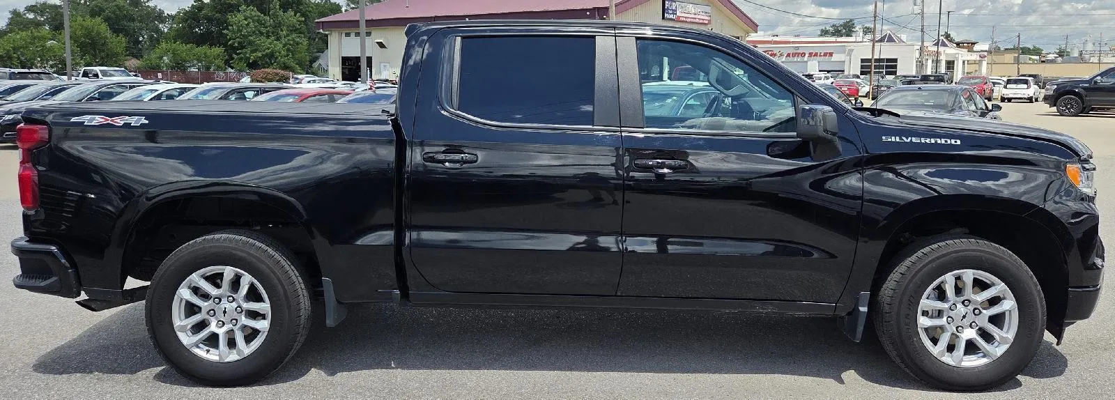 Chevrolet Silverado photo 8