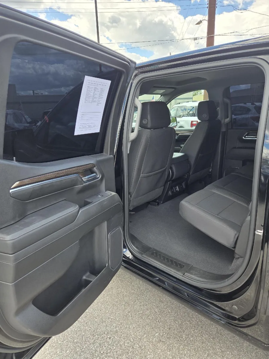 Chevrolet Silverado photo 18