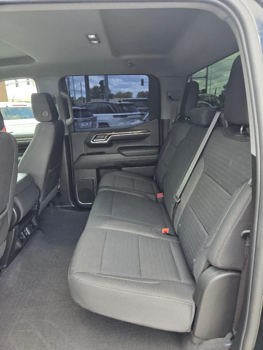 Chevrolet Silverado photo 19