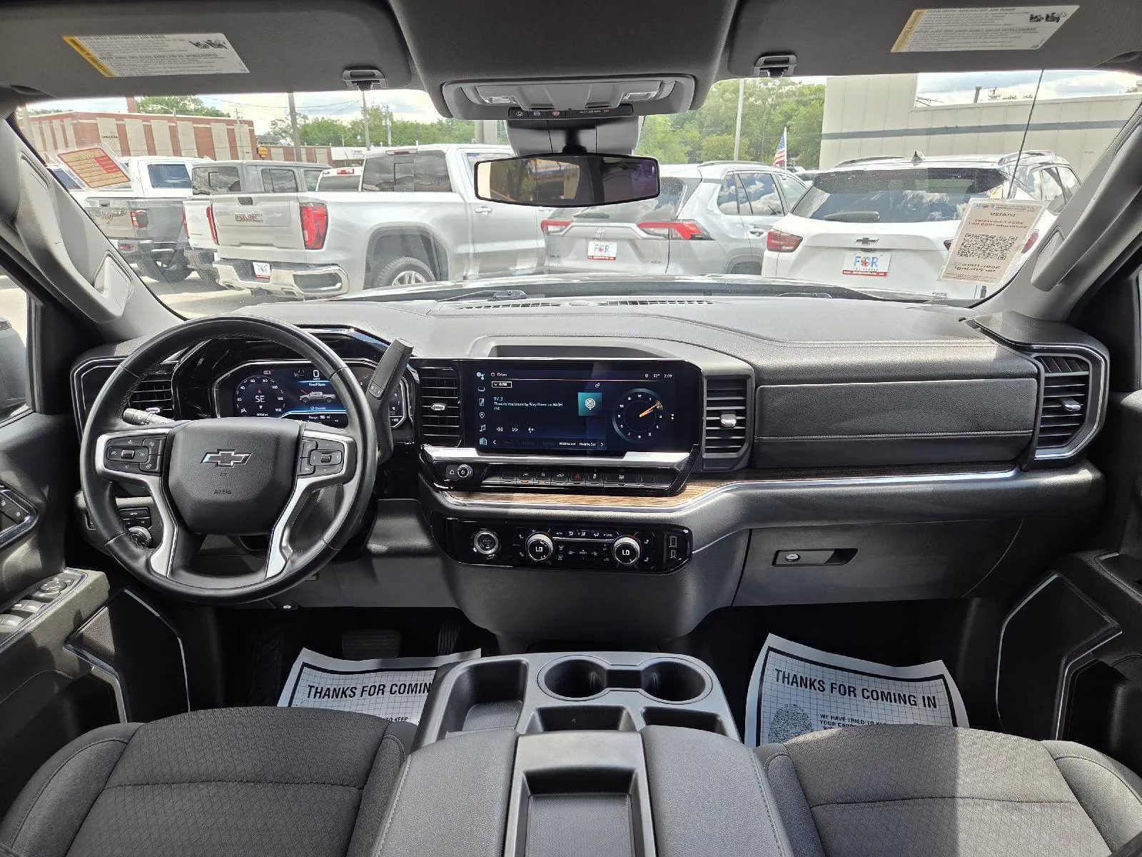 Chevrolet Silverado photo 21