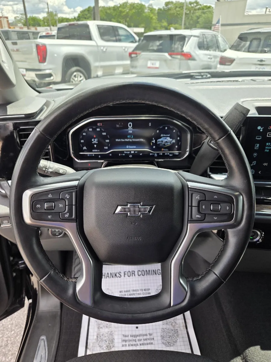 Chevrolet Silverado photo 22