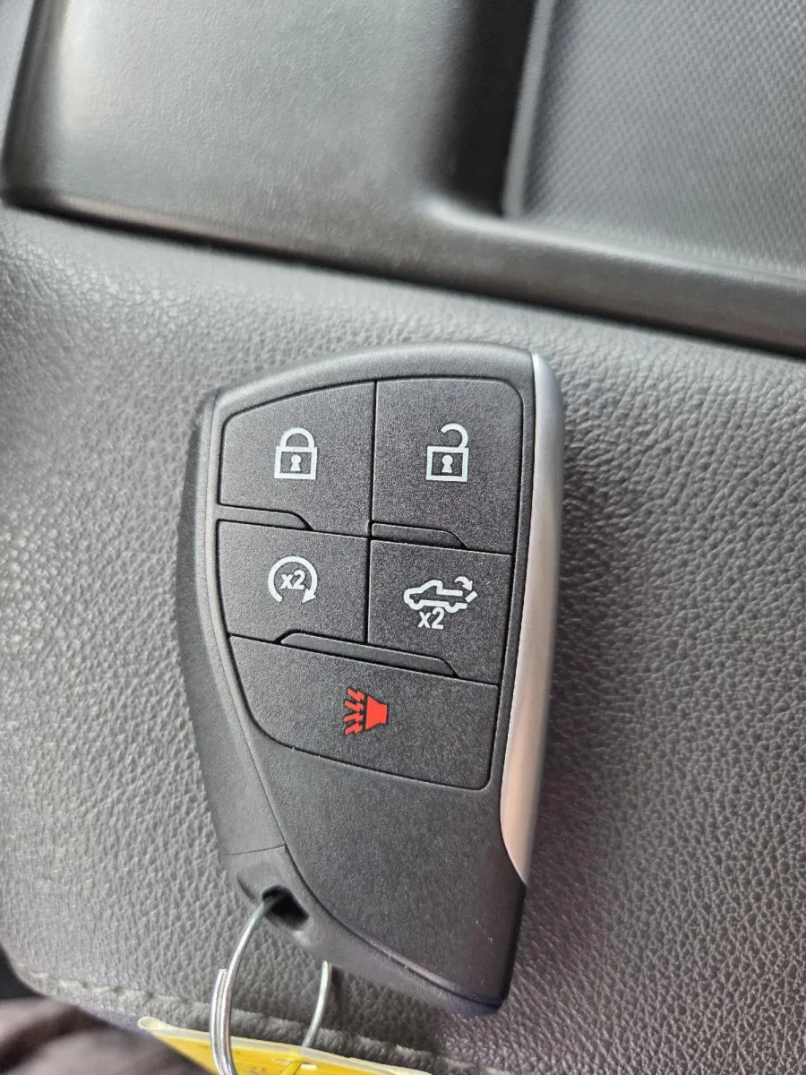 Chevrolet Silverado photo 27