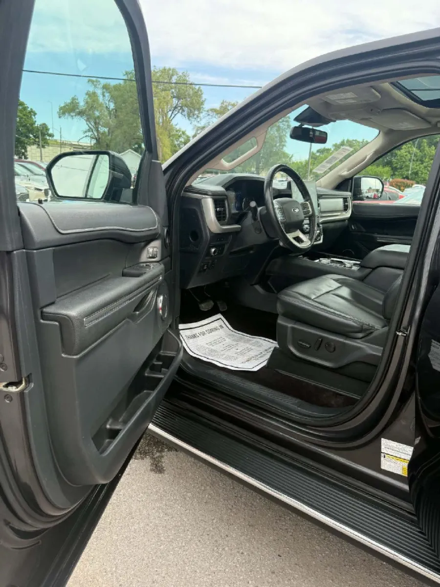 Ford Expedition photo 16