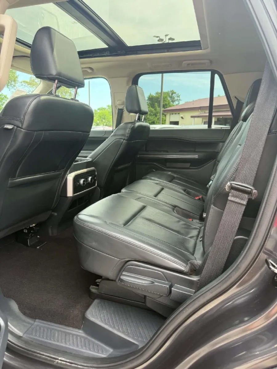 Ford Expedition photo 19