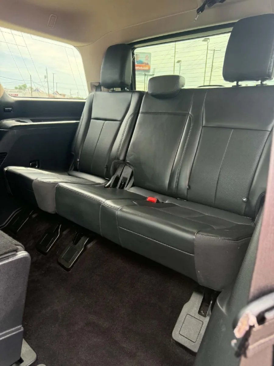 Ford Expedition photo 21