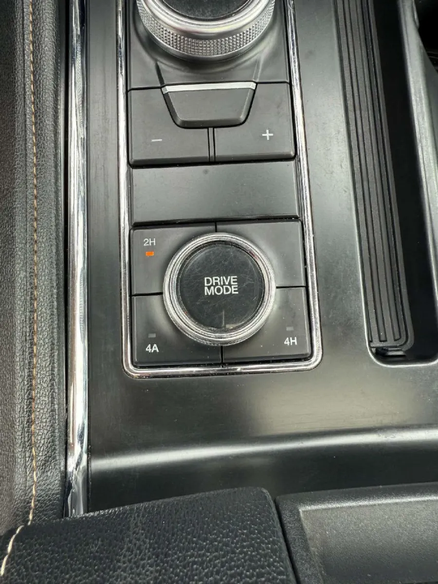 Ford Expedition photo 29
