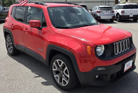 Photos of 2015 JEEP RENEGADE LATITU Latitude for sale in Des Moines, IA at Capital City Motor Company