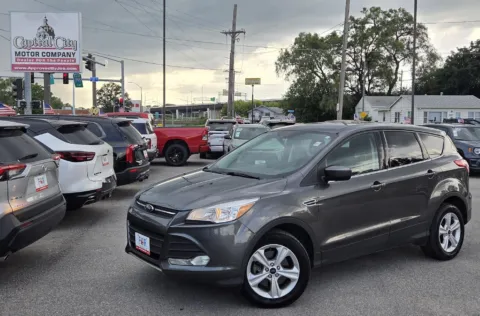 Gray 2016 Ford Escape SE for sale in Des Moines, IA