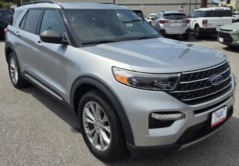 Photos of 2020 Ford Explorer XLT for sale in Des Moines, IA at Capital City Motor Company