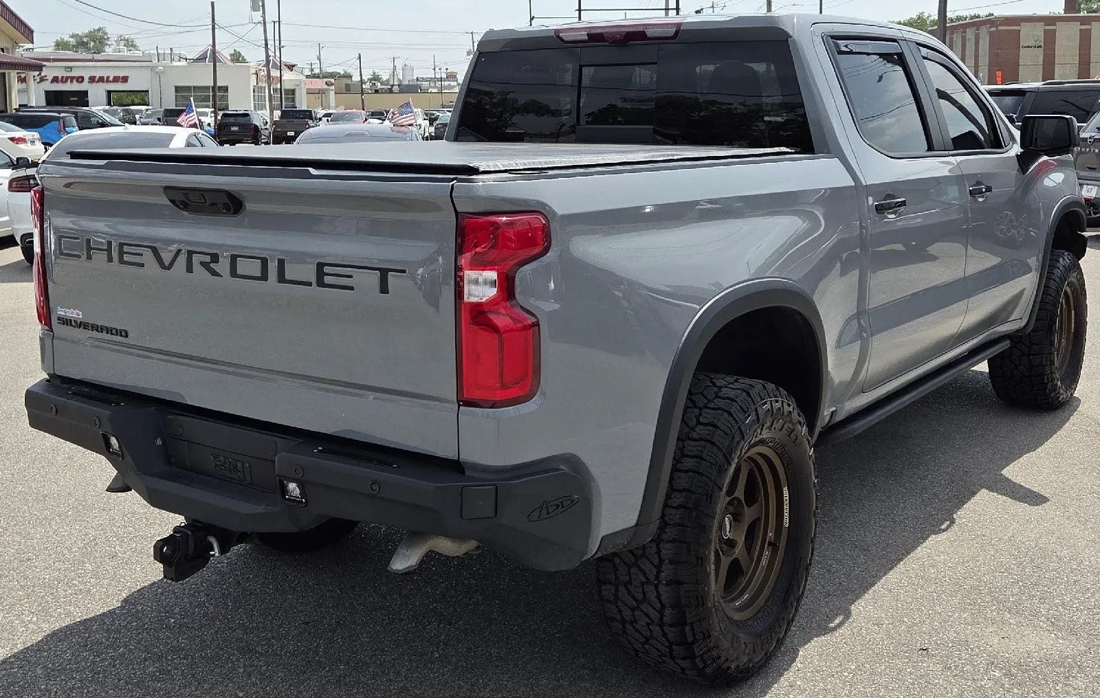 Chevrolet Silverado photo 11