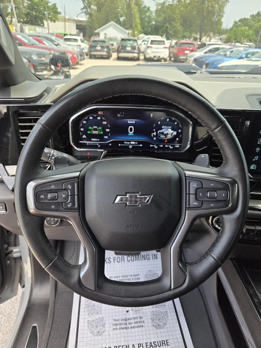 Chevrolet Silverado photo 22
