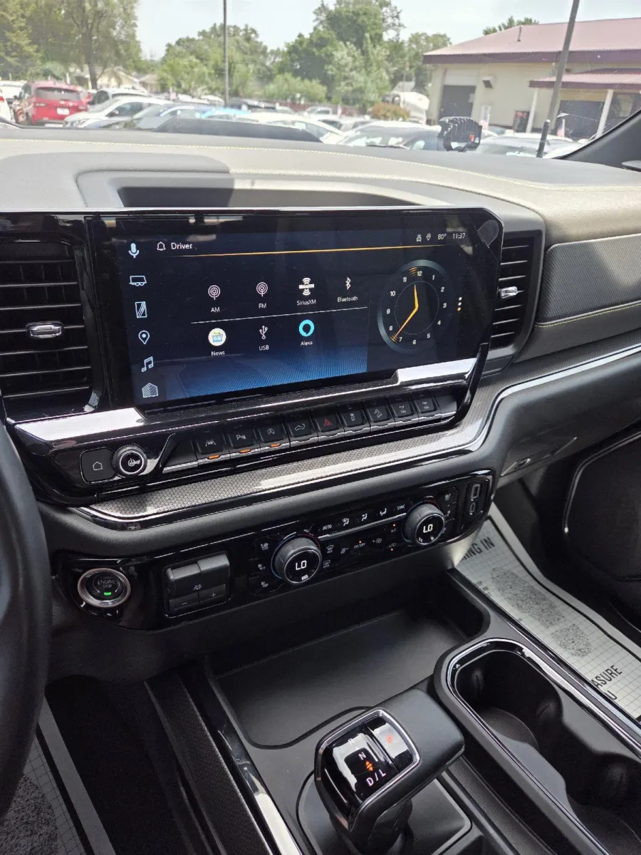 Chevrolet Silverado photo 24