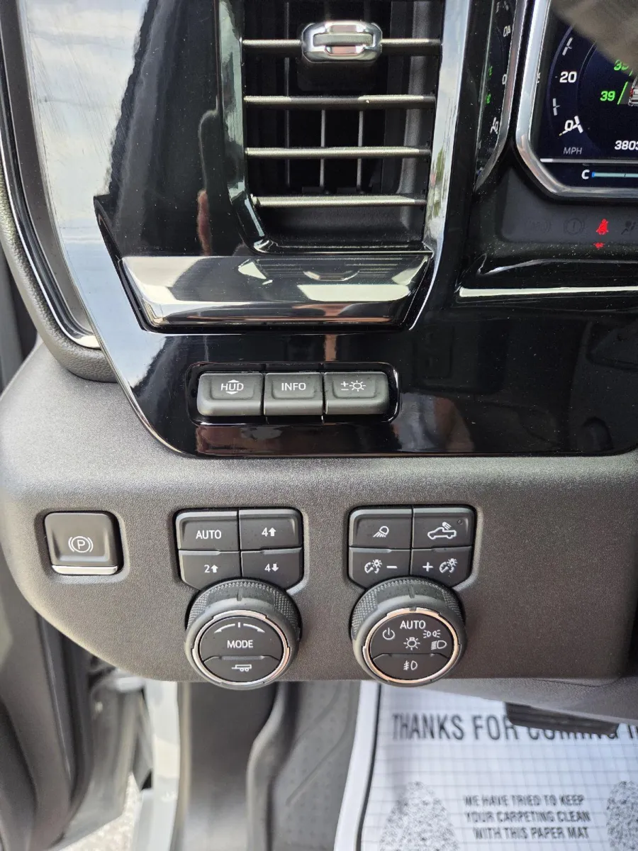Chevrolet Silverado photo 30