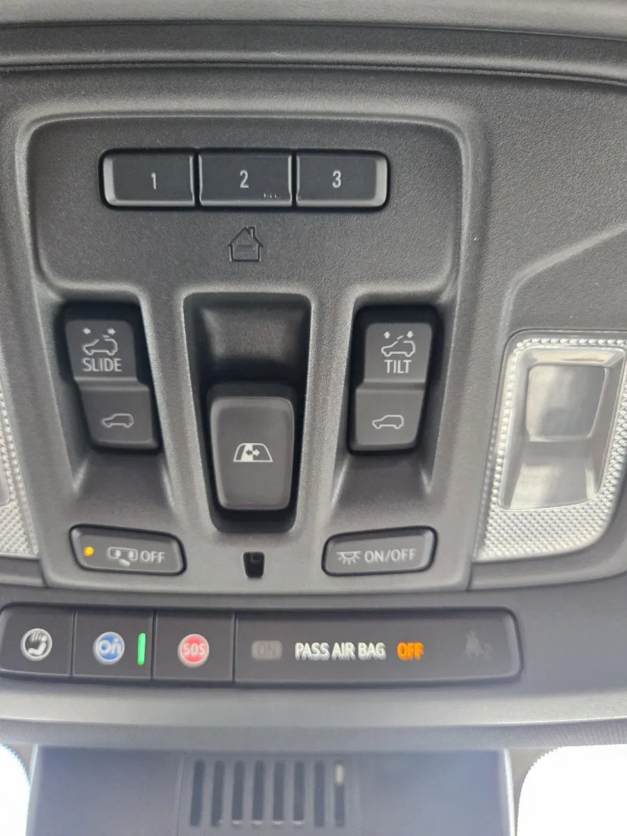 Chevrolet Silverado photo 32